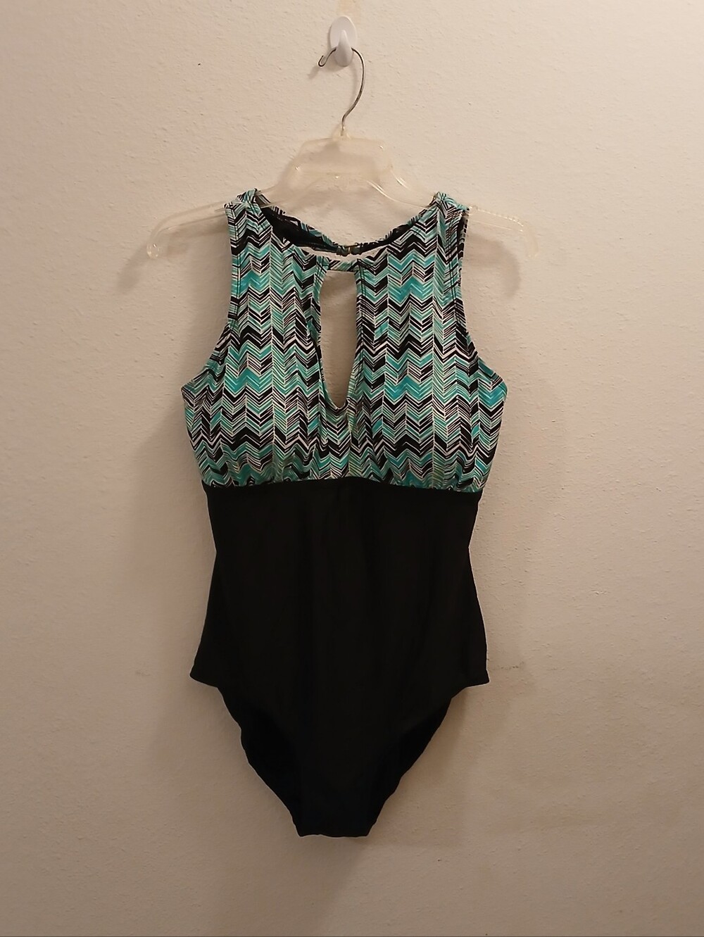 Sea & Sand One Piece Swimsuit Women's Size 16 Black Aqua Beach Summer
